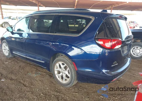 2017 Chrysler Pacifica Touring-L z USA, uszkodzony, nr VIN 2C4RC1BG1HR609002